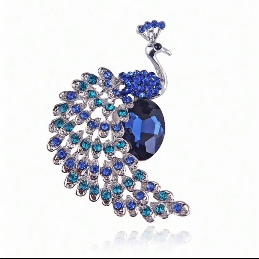 NEW❗️Elegant Blue and Silver Peacock Brooch